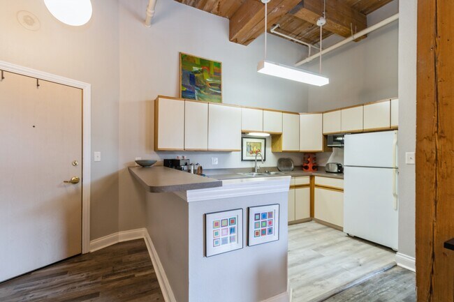 308 W 8th St in Kansas City, MO - Building Photo - Building Photo