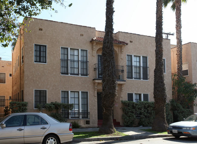 284 Bonito Ave in Long Beach, CA - Foto de edificio - Building Photo