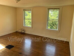 46 Old Amherst Rd in Sunderland, MA - Building Photo - Building Photo