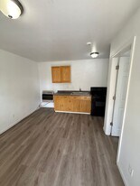 127 Mortimer St in Klamath Falls, OR - Building Photo