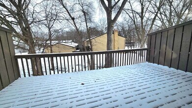 218 W Eagle Lake Dr in Maple Grove, MN - Building Photo - Building Photo