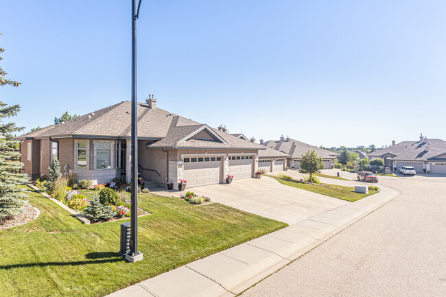 The Cascades Of McGrath in Edmonton, AB - Building Photo - Building Photo