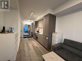 8 Interchange Wy in Vaughan, ON - Building Photo