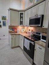 11000 Ladera Ln in Boca Raton, FL - Foto de edificio - Building Photo