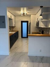 117 NE 2nd Terrace in Hallandale Beach, FL - Building Photo - Building Photo