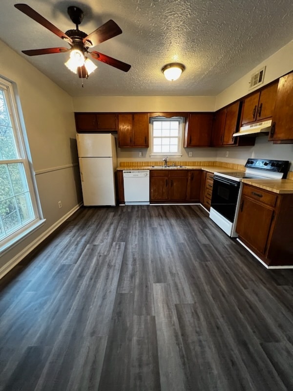 property at 5505 Baywood Dr