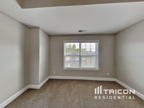 542 Magnolia Dr in Clarksville, TN - Building Photo - Building Photo