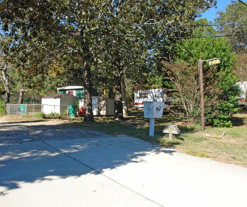 1015 Partin Dr N in Niceville, FL - Foto de edificio