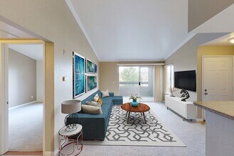 Emerald Pointe in Diamond Bar, CA - Building Photo - Building Photo