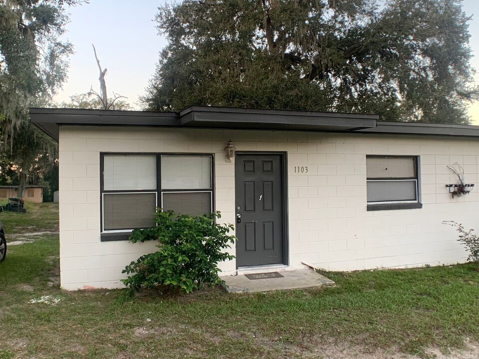 1101 1103 North Blvd in Leesburg, FL - Foto de edificio