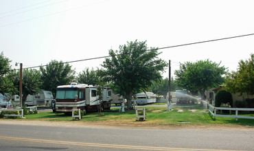 Fresno Mobile Home Park in Fresno, CA - Building Photo - Building Photo