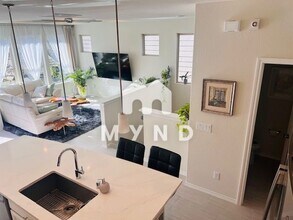10965 Cannes Memorial Dr in Houston, TX - Building Photo - Building Photo
