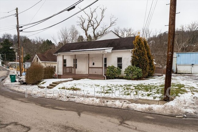 127 Haymond Hwy in Clarksburg, WV - Building Photo - Building Photo