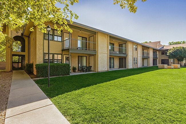 Willow Ridge Apartments in Prescott, AZ - Foto de edificio - Building Photo