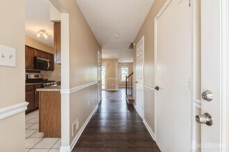 7 Sloop Square in Freehold, NJ - Building Photo - Building Photo