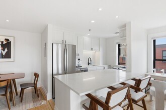 390 Commonwealth Ave in Boston, MA - Building Photo - Building Photo