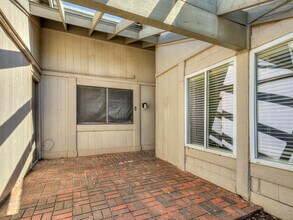 10020 Hefner Village Terrace in Oklahoma City, OK - Building Photo - Building Photo