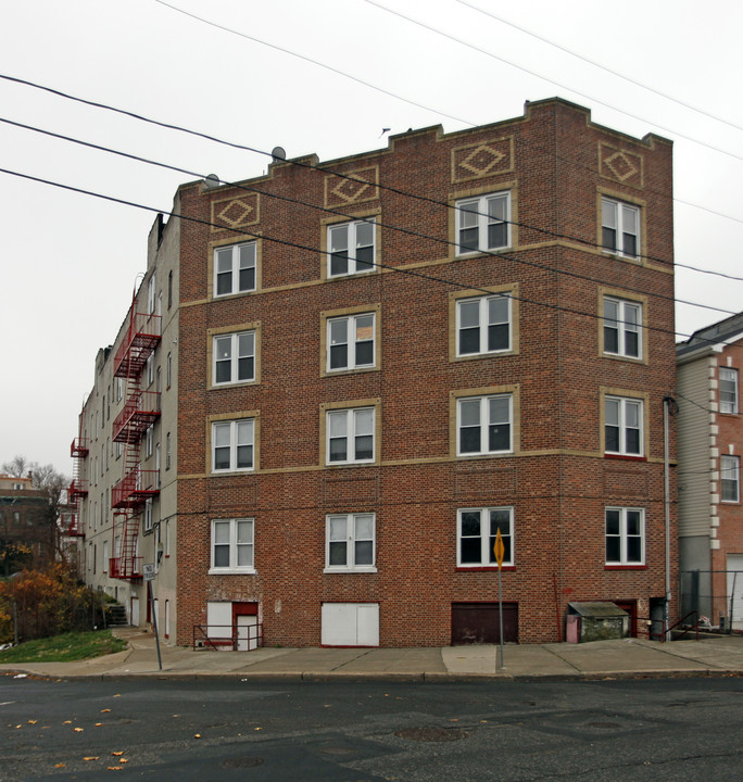 40 Booraem Ave in Jersey City, NJ - Building Photo