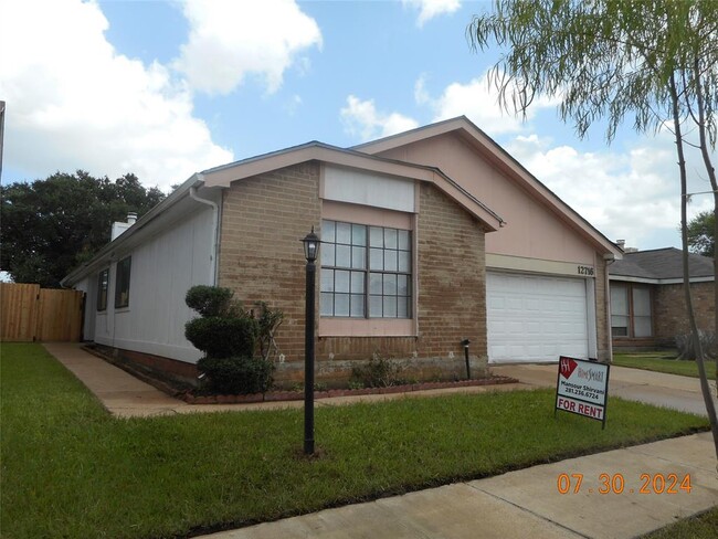 12716 Hill Branch Dr in Houston, TX - Foto de edificio - Building Photo