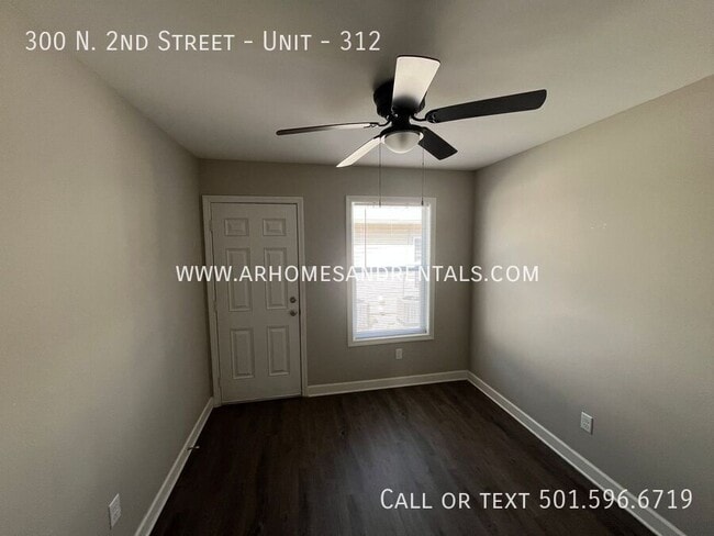 300 N 2nd St in Austin, AR - Building Photo - Building Photo
