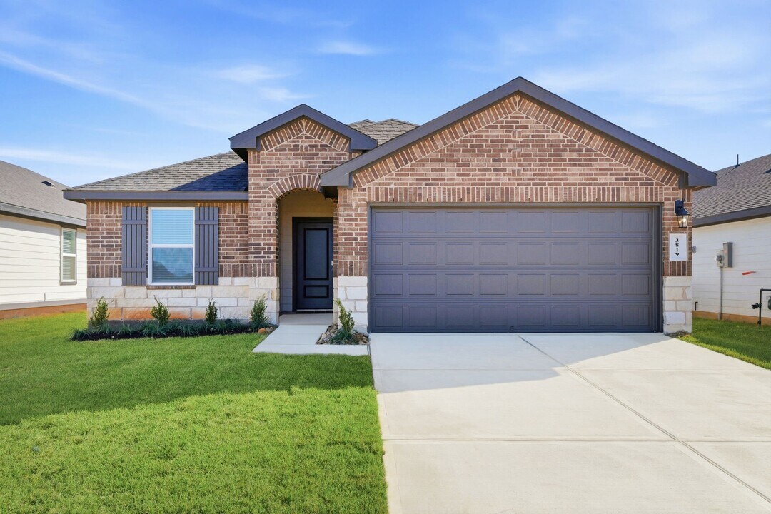 3819 Axyl Run Ct in Fulshear, TX - Building Photo