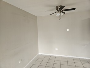 655 Deepwoods Dr, Unit Diamond Lane Condo in Mundelein, IL - Building Photo - Building Photo