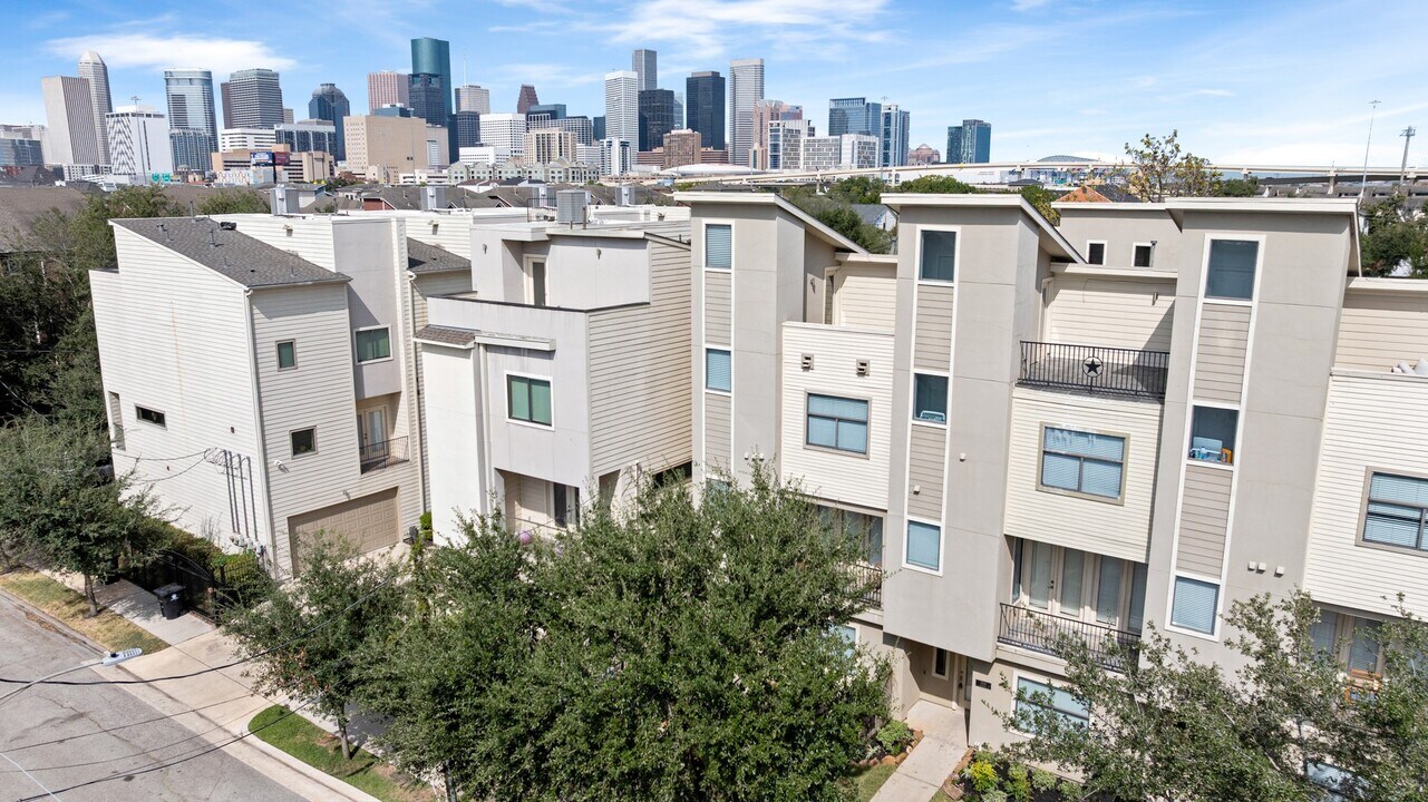 2315 McIlhenny St in Houston, TX - Building Photo