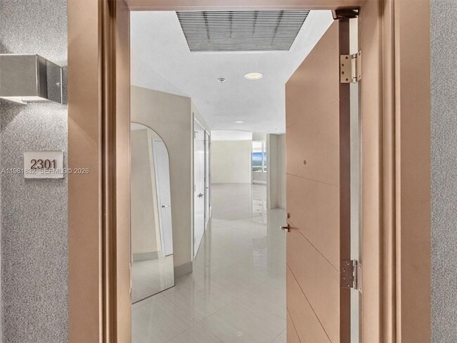 17301 Biscayne Blvd, Unit 2301 in Aventura, FL - Building Photo - Building Photo