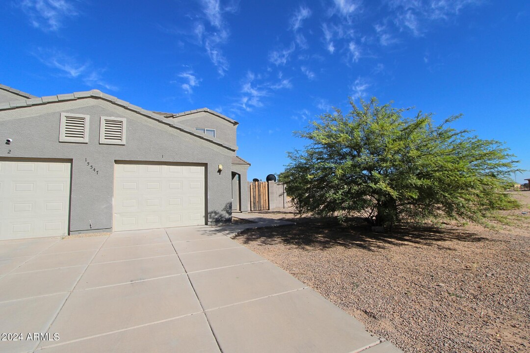 15547 S Moon Valley Rd in Arizona City, AZ - Building Photo