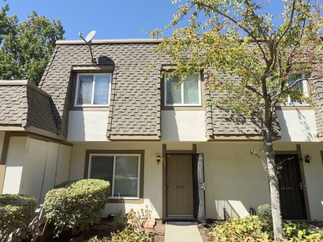 property at 217 Chantilley Ln