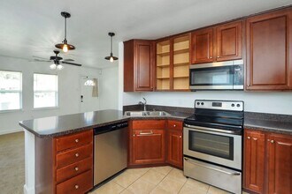 1914 Somerville Dr in Hampton, VA - Building Photo - Building Photo