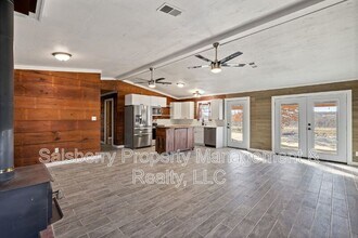 933 Leatherwood Ln in Poolville, TX - Building Photo - Building Photo