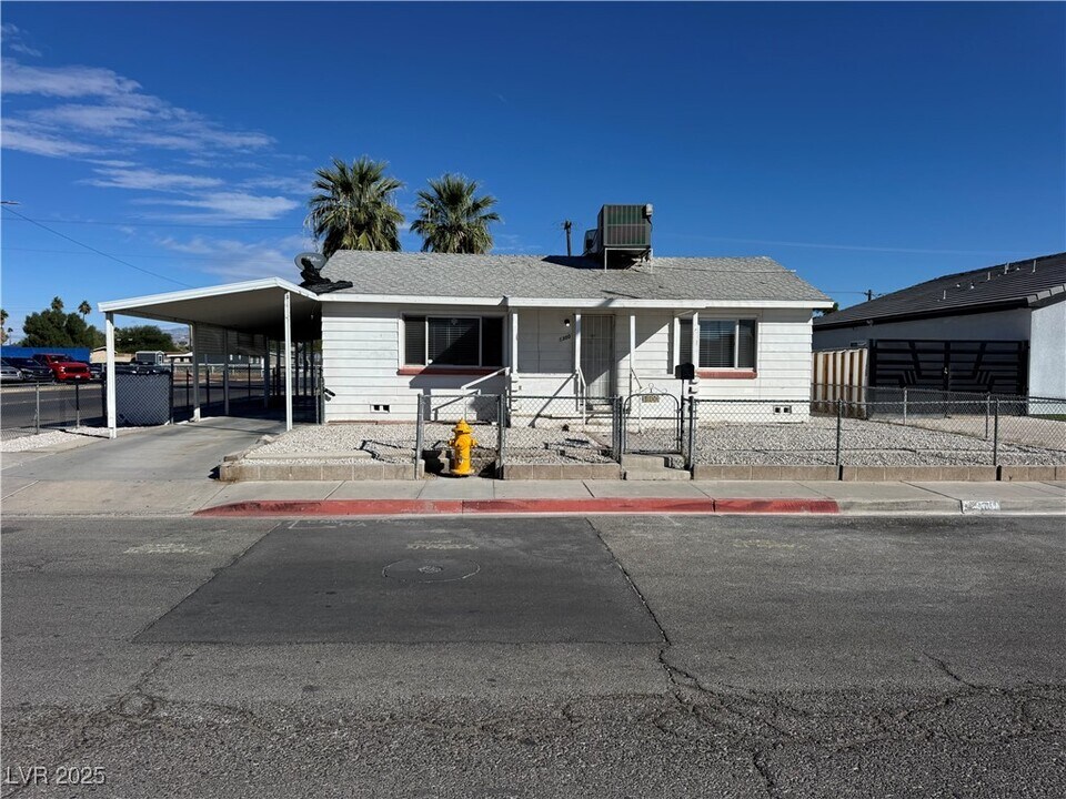 1300 E Nelson Ave in North Las Vegas, NV - Building Photo