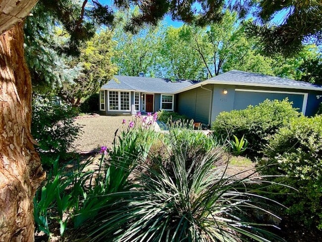 4716 N Anchor Way in Boise, ID - Building Photo - Building Photo