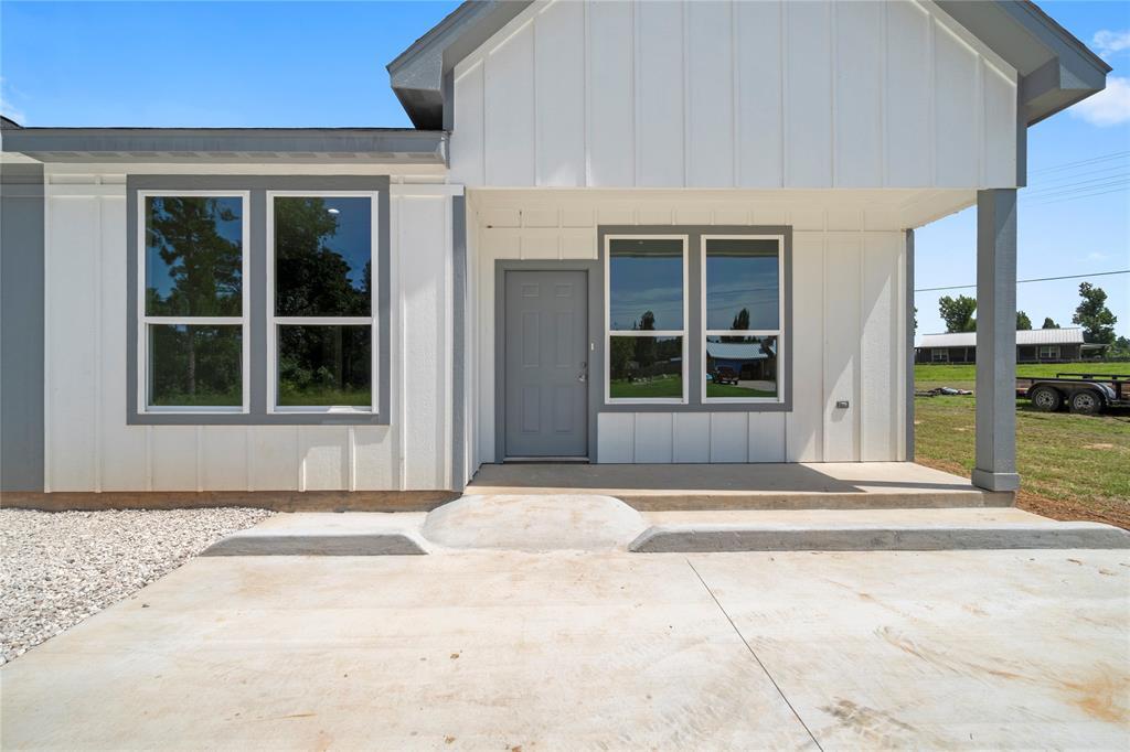 126 Long Dr in Onalaska, TX - Building Photo