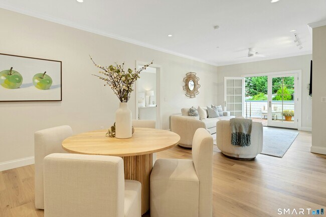 340 Heights Rd in Darien, CT - Building Photo - Building Photo