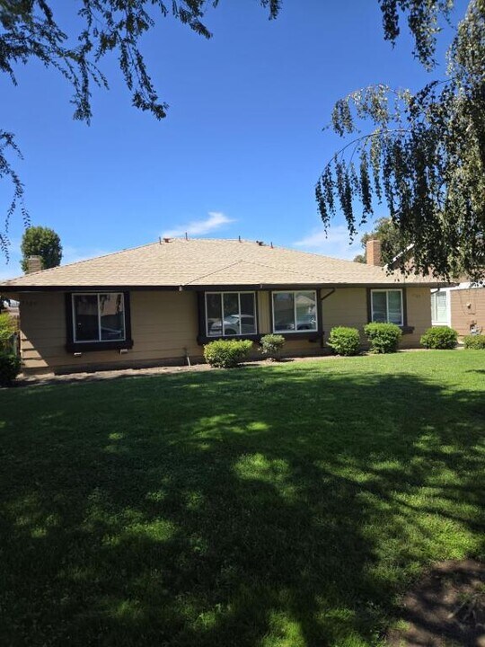 7127 Tristan Cir in Stockton, CA - Building Photo