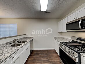 126 Garden Walk in Stockbridge, GA - Building Photo - Building Photo
