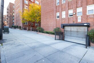 3314 Parsons Blvd in Flushing, NY - Foto de edificio - Building Photo