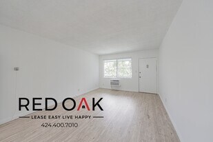 12737 Moorpark St, Unit 12 in Los Angeles, CA - Building Photo