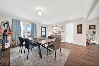 143 Bluebonnet St in Sugar Land, TX - Building Photo - Building Photo