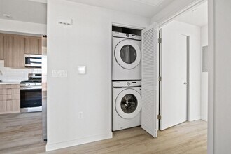 Thrive on 7th in San Pedro, CA - Building Photo - Building Photo