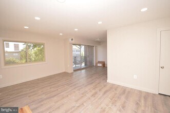 12705 Dara Dr in Woodbridge, VA - Building Photo - Building Photo