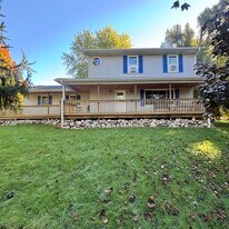 15205 Wacousta Rd in Grand Ledge, MI - Building Photo