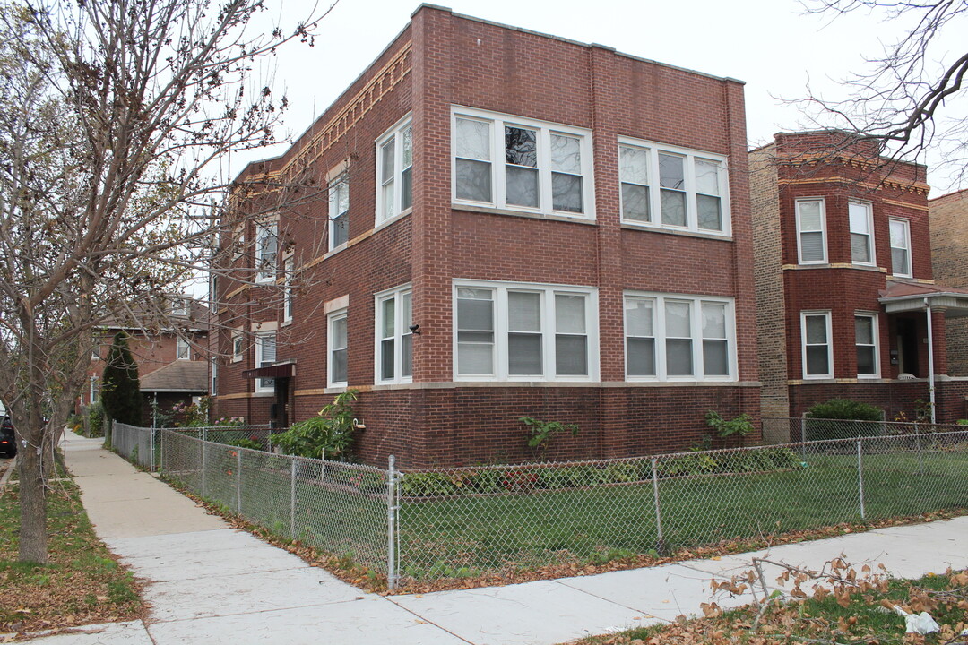 4222 N Laramie Ave in Chicago, IL - Foto de edificio