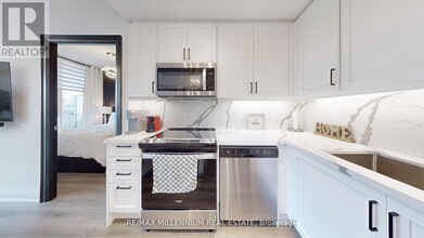 20-1720 Gatineau Dr in Vaughan, ON - Building Photo - Building Photo