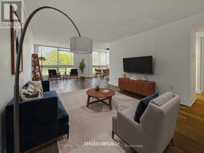 5 Kenneth Ave in Toronto, ON - Building Photo - Building Photo