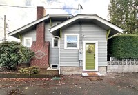 7333 N Fenwick Ave in Portland, OR - Foto de edificio - Building Photo