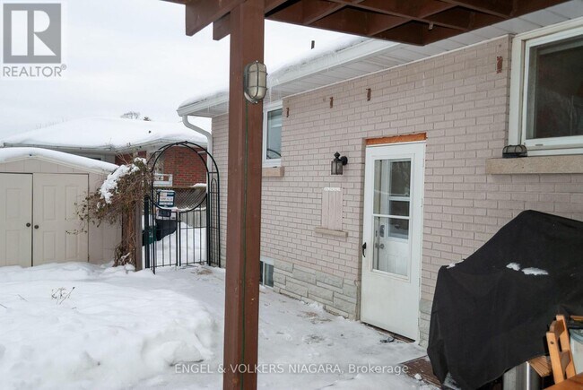 6708 O'Neil St in Niagara Falls, ON - Building Photo - Building Photo