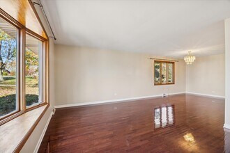 9S525 Allison Ct in Willowbrook, IL - Building Photo - Building Photo